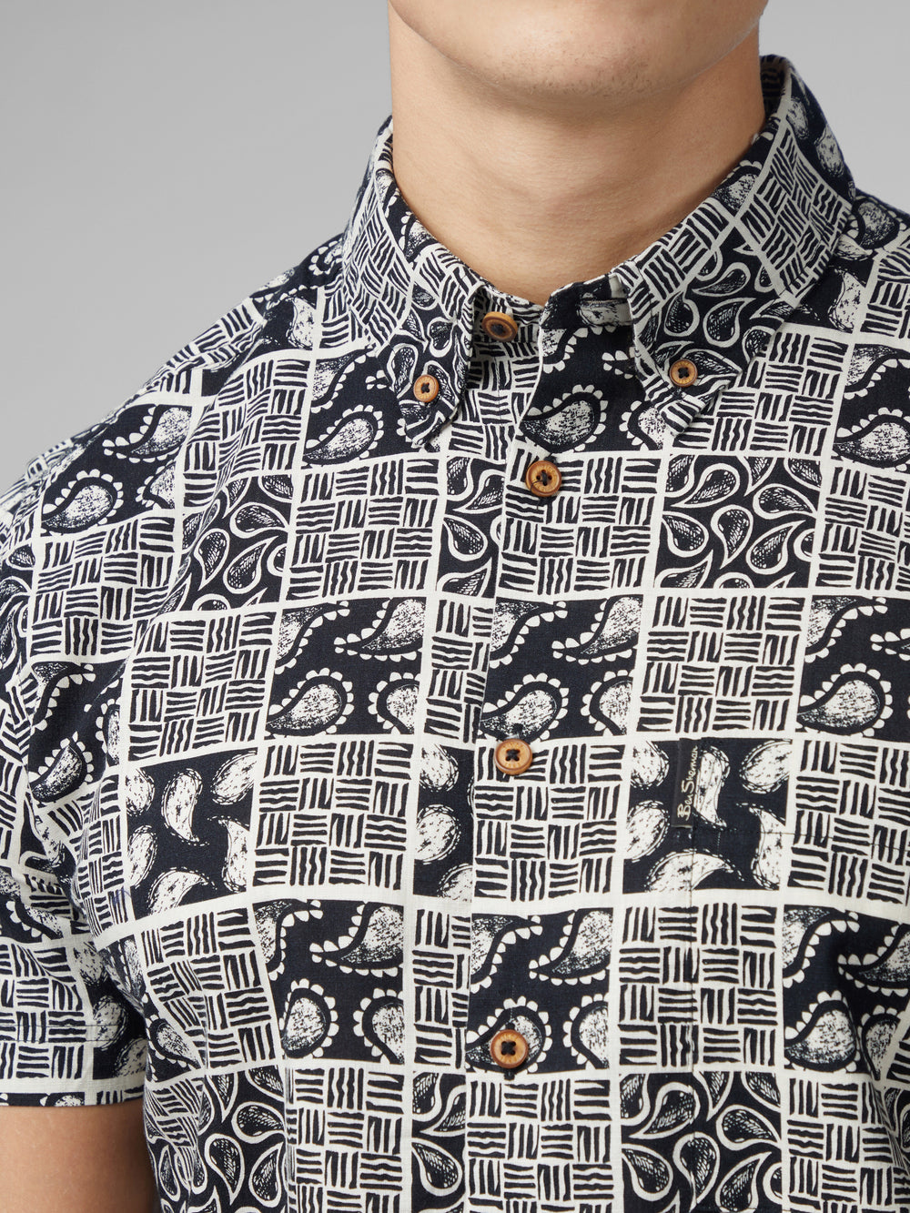 Ben Sherman Signature Checkerboard Paisley Print シャツ 黒 | 816035-DAJ