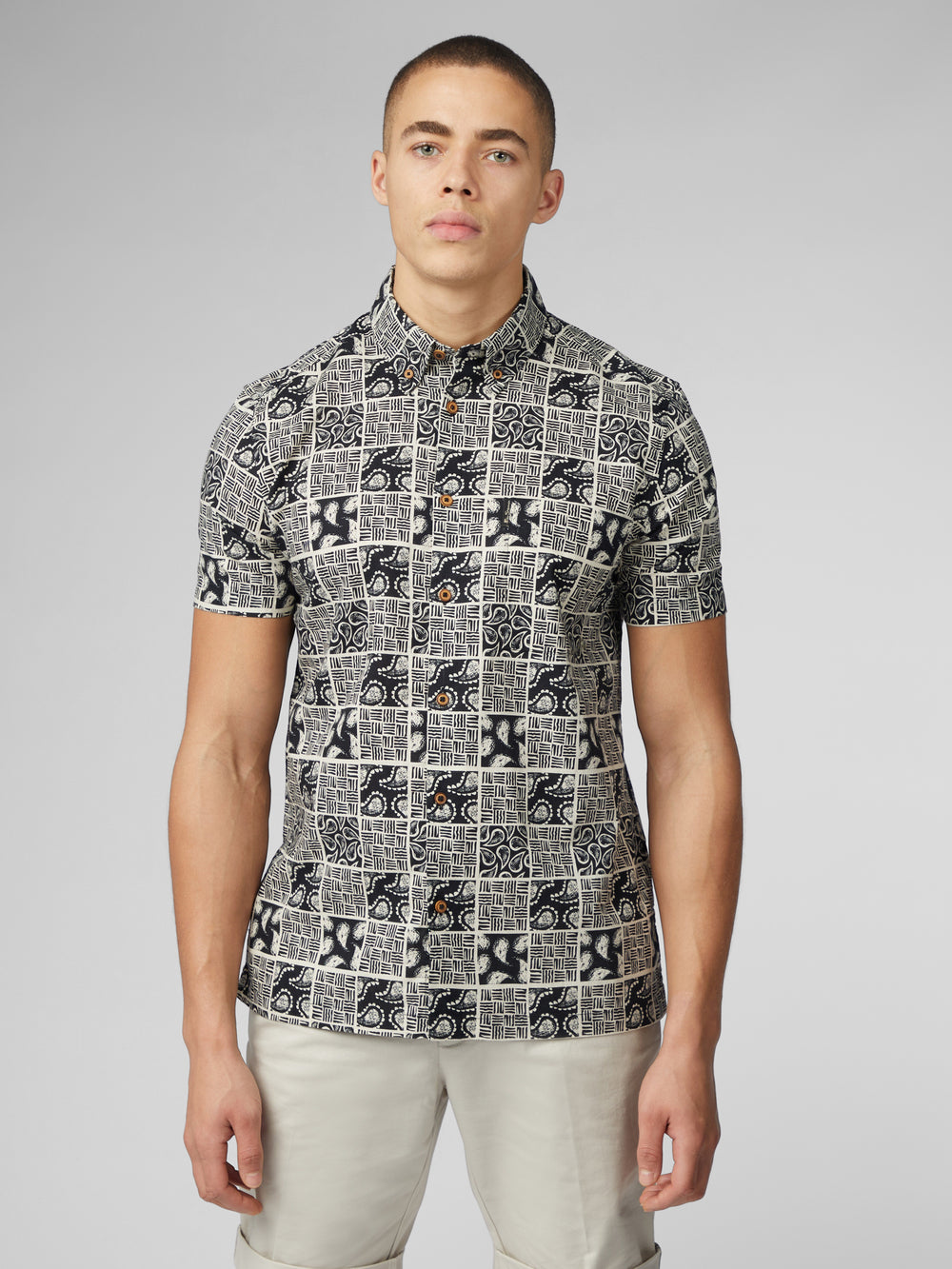 Ben Sherman Signature Checkerboard Paisley Print シャツ 黒 | 816035-DAJ