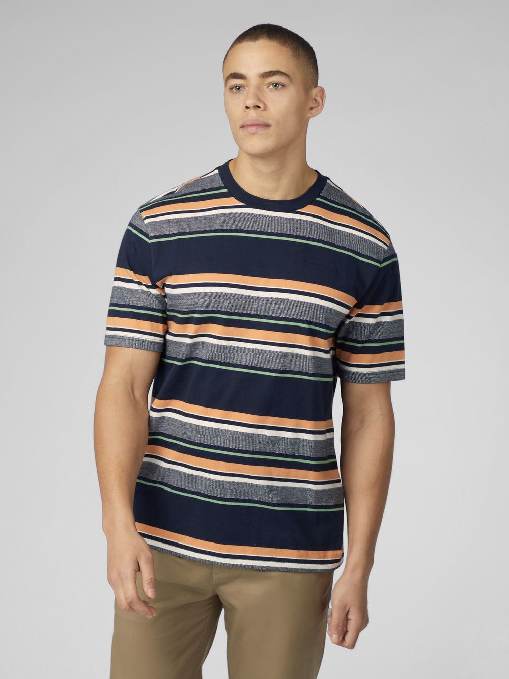 Ben Sherman Signature Engineered Stripe Tシャツ ネイビー | 698504-IKG